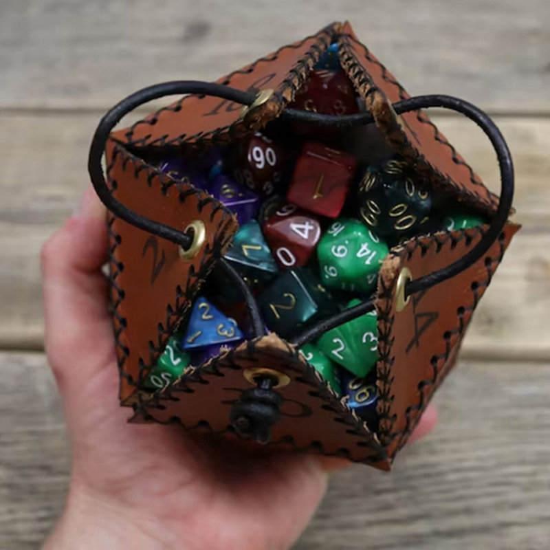 Sacchetti per Dadi con Cordonc - Leatherwork Ideas recensione e prezzo