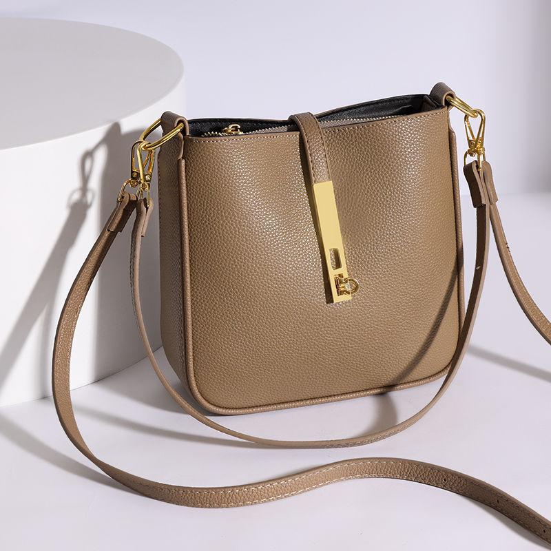 Nuova borsa a tracolla in pell - Leatherwork Ideas recensione e prezzo